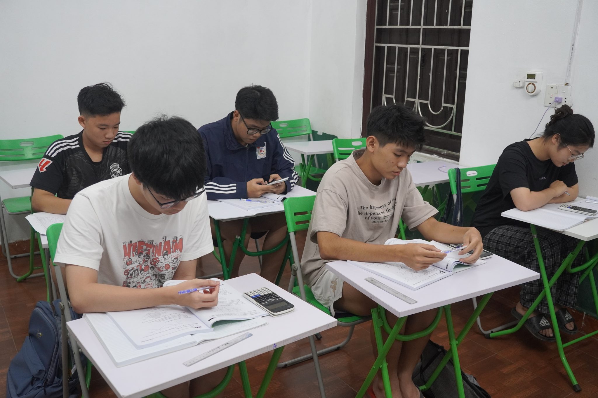 bi-quyet-hoc-chac-toan-giua-ky-giup-dat-diem-cao-vuot-mong-doi-3