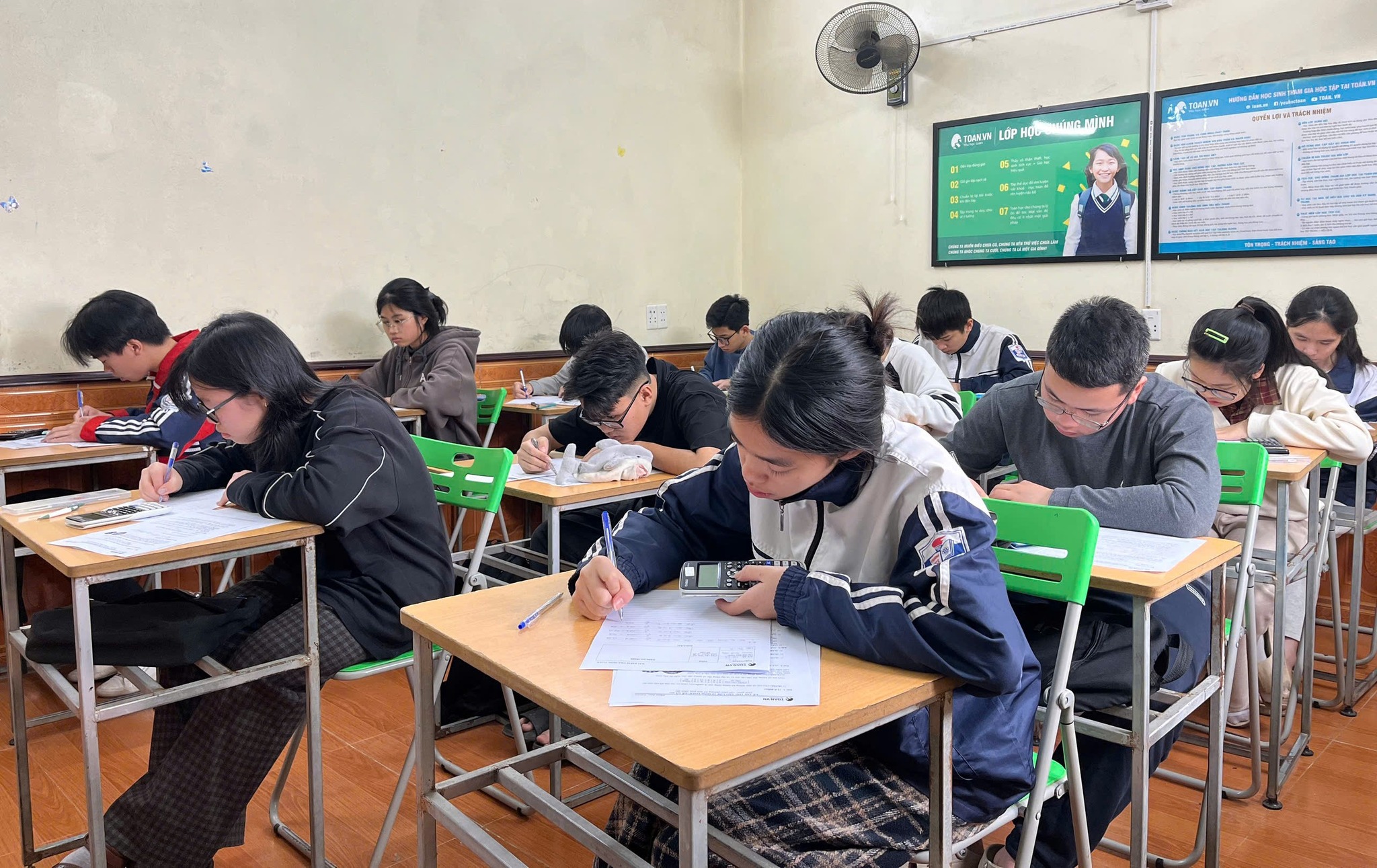 on-tap-nen-tang-toan-tu-dau-2