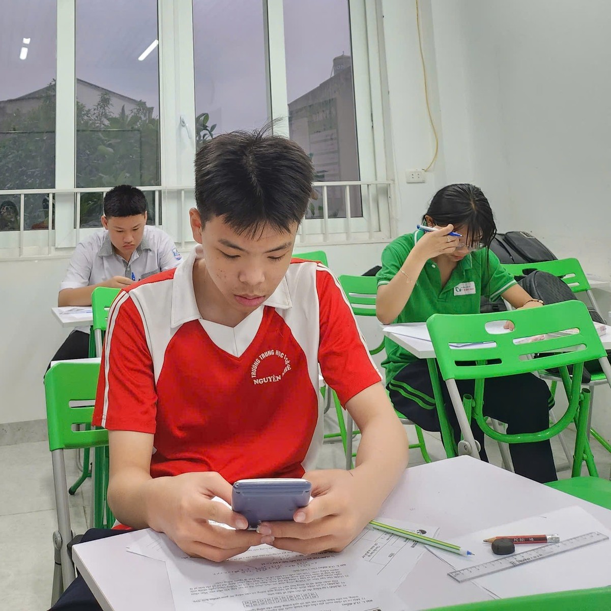 luyen-thi-toan-vao-10-nam-2027 (1)